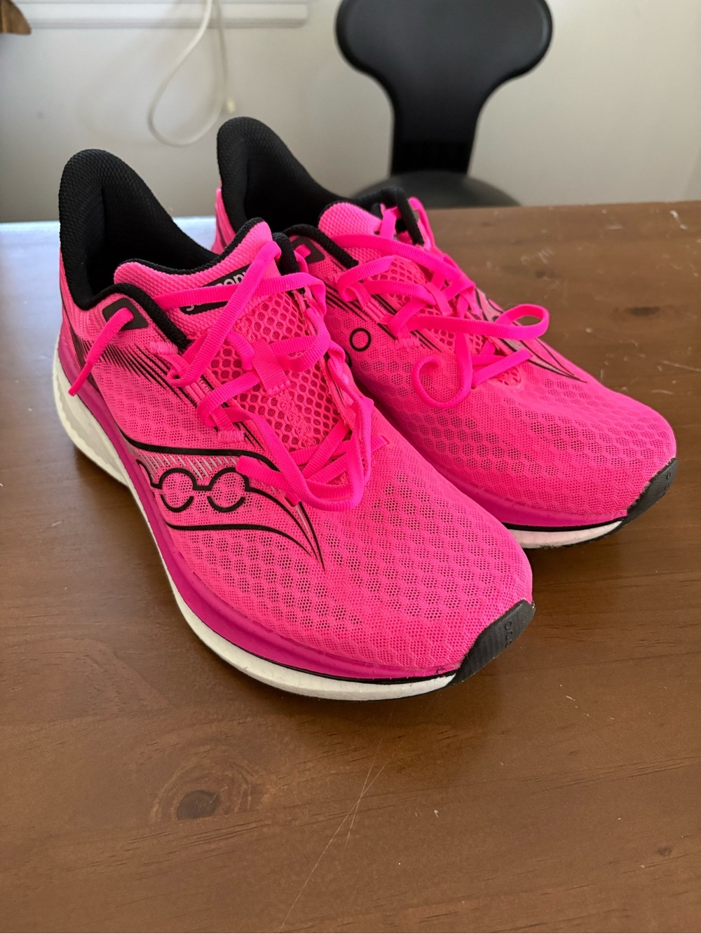 SAUCONY ENDORPHIN SPEED 5
Men’s Pink Running Shoes